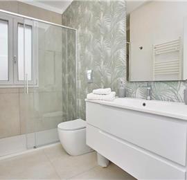 3 bedroom seaside apartments in Sicily, sleeps 6